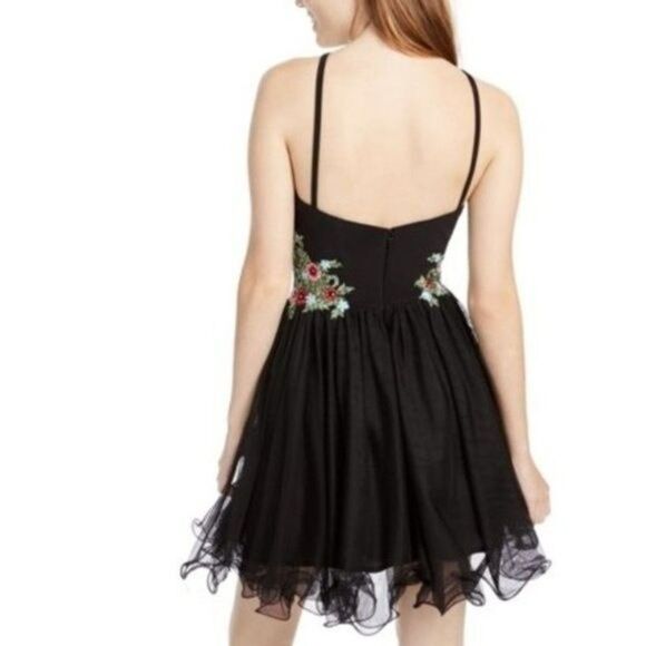 BLONDIE Sleeveless Short Fit + Flare Party Dress - Picture 2 of 12